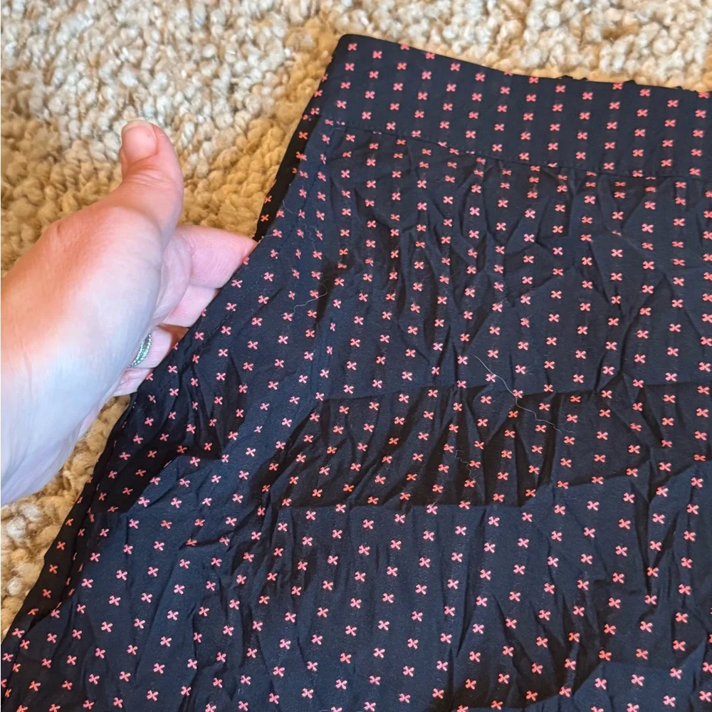 Kozan Made in Turkey Textured Cropped Pants Black & Red size Large - Picture 6 of 9